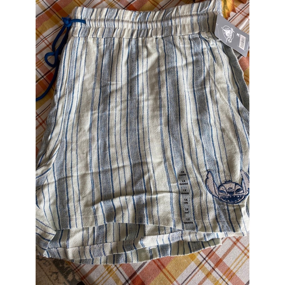 NWT Disney Parks Stitch  Woman’s 1X Shorts Disney World
